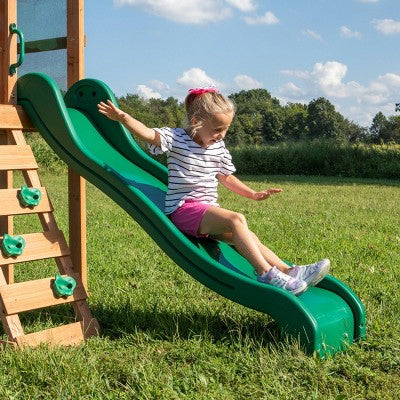 Spacious Garden Swing Park with Clubhouse and Ladders